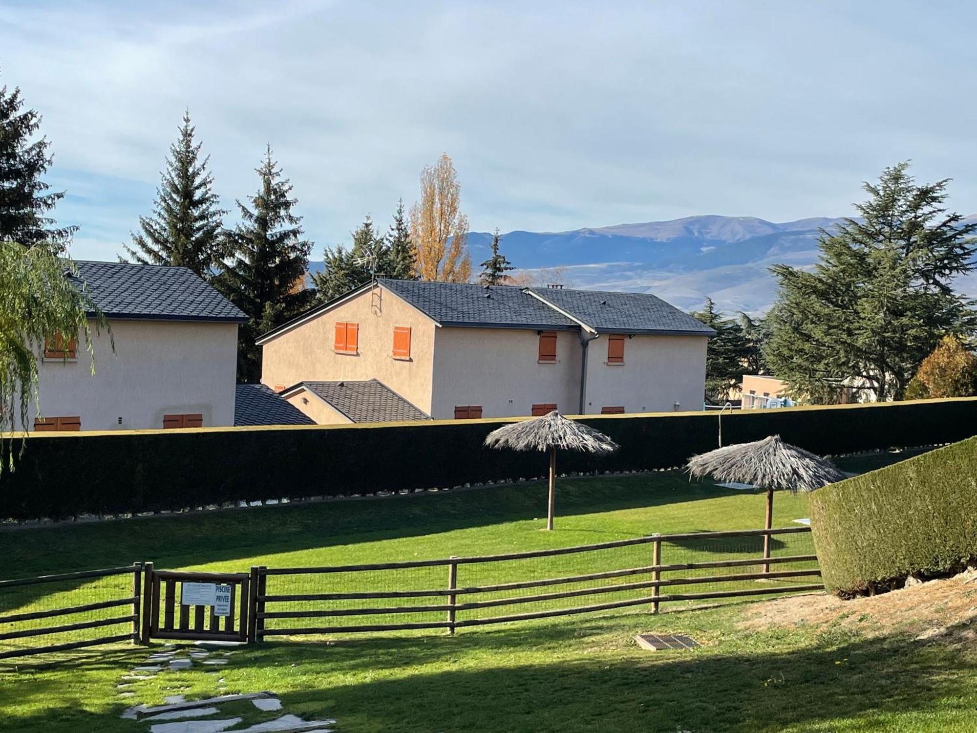 Apartamento Renovado Con Jardin Privado, Parking ,Wifi Y Piscina Osseja Exterior photo
