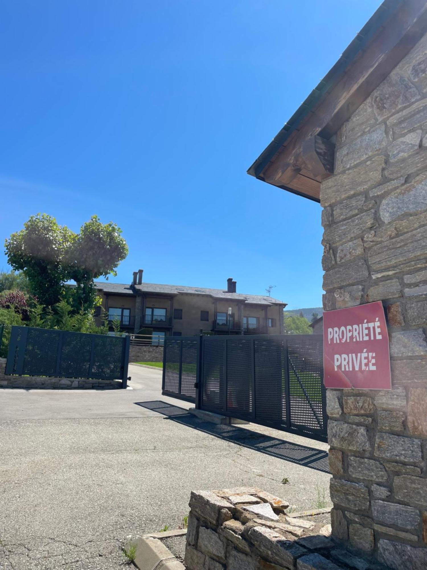 Apartamento Renovado Con Jardin Privado, Parking ,Wifi Y Piscina Osseja Exterior photo